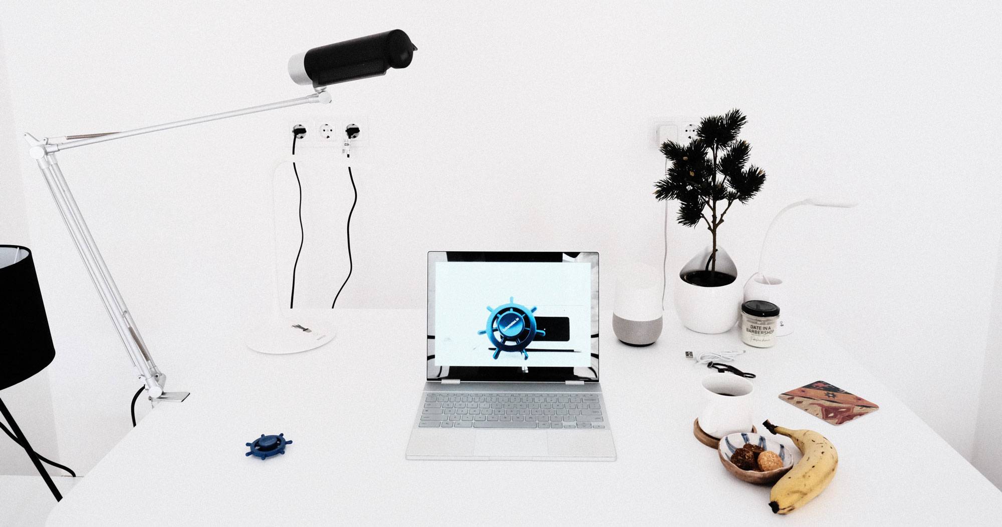 Create a Serverless AWS EKS Cluster using Pulumi (Photo by Ihor Dvoretskyi https://unsplash.com/s/photos/kubernetes)